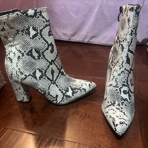 SHEIN Black and White Snakeskin Ankle Boots